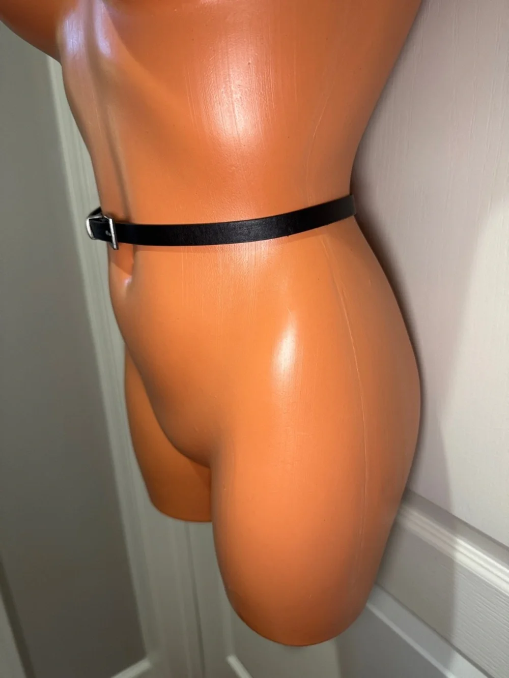 SUPER SKINNY Black Vegan Faux Leather Belt Gunmetal Buckle Size L/XL 25 EUC KL